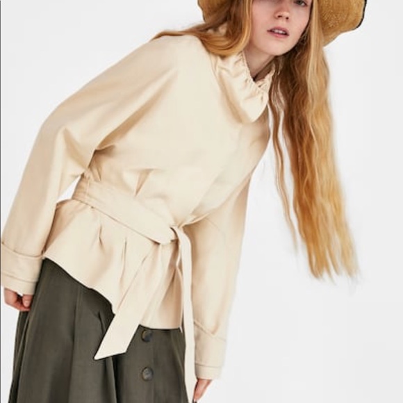 Zara Pleated Jacket - Picture 1 of 8